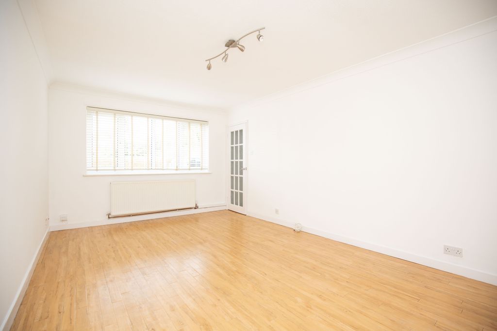 Property photo 3 of 23 Untitled-20