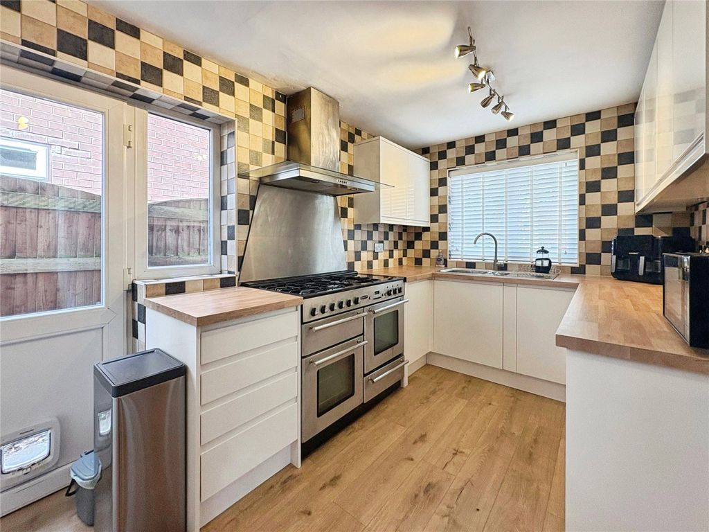 Property photo 2 of 17 Kitchen
