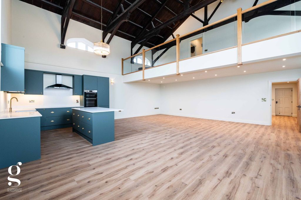 Property photo 2 of 26