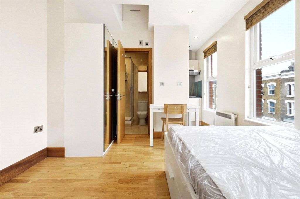 Property photo 3 of 10 Picture No. 01