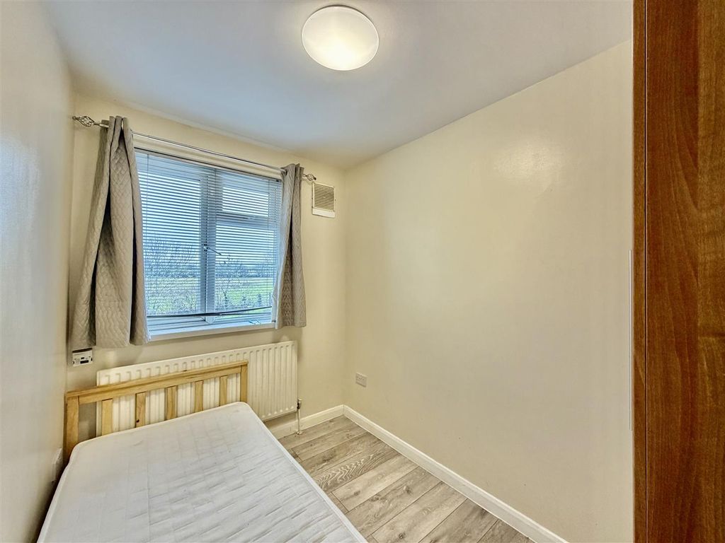 Property photo 2 of 4 Box Room