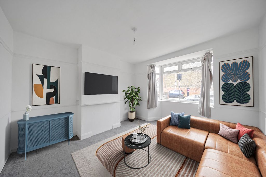 Property photo 2 of 9 Picture No. 28