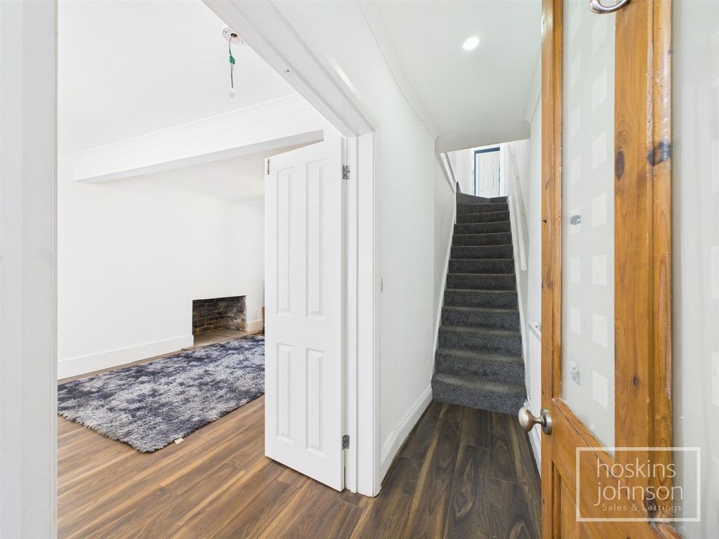 Property photo 2 of 19 Hallway