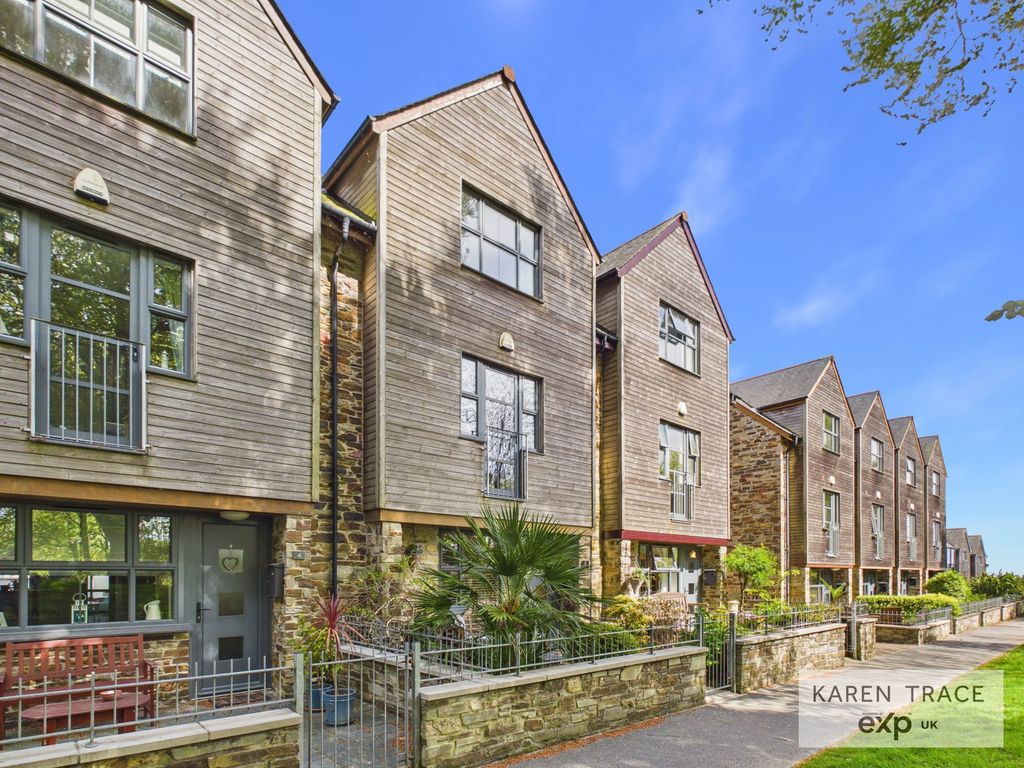 Property photo 1 of 28