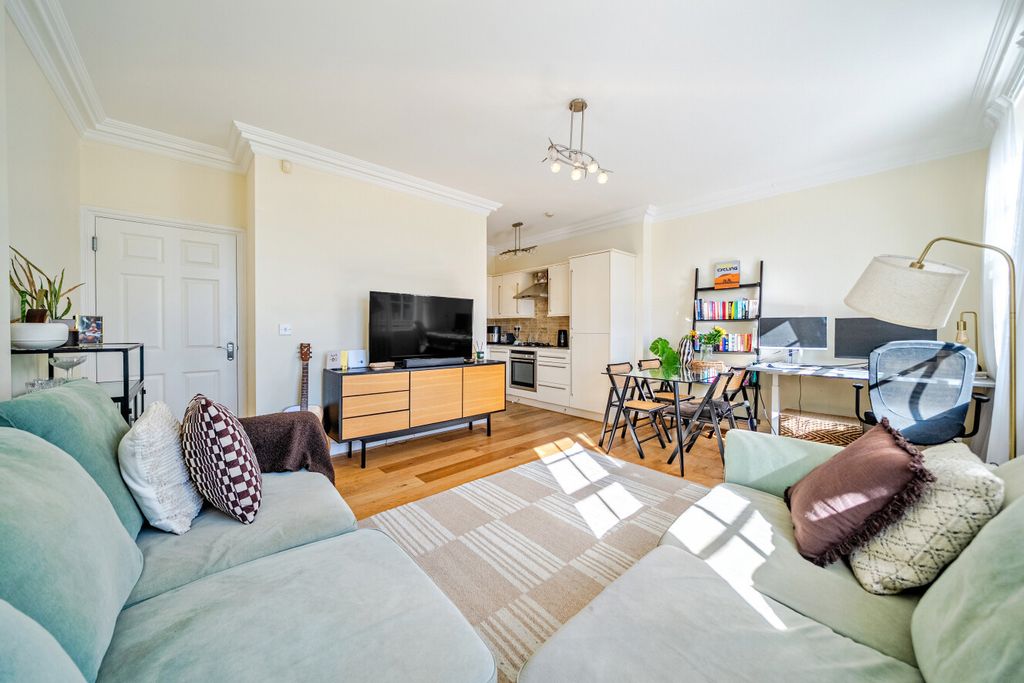 Property photo 1 of 17 1528873-9-6Ac7Bab...