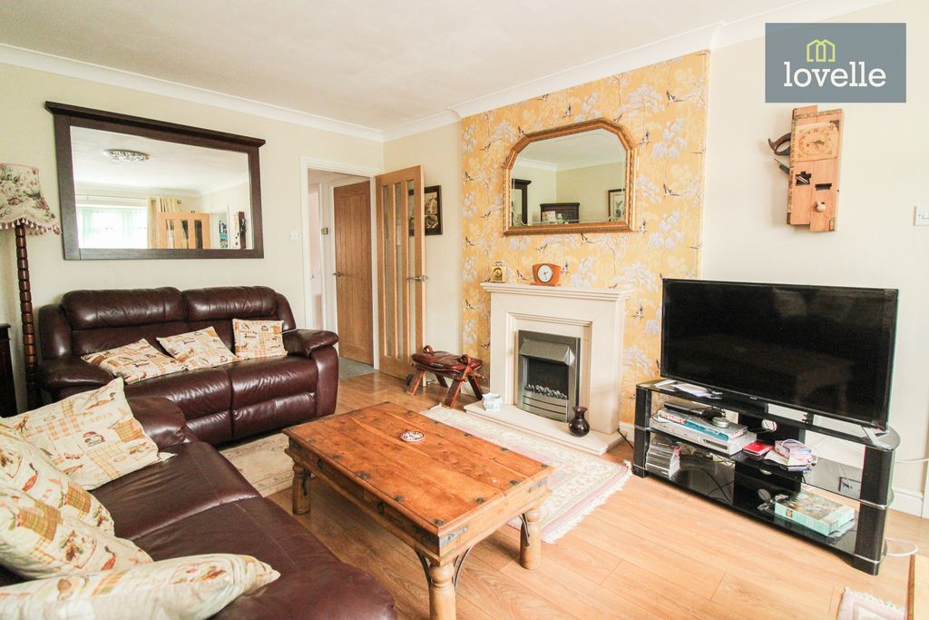 Property photo 3 of 18