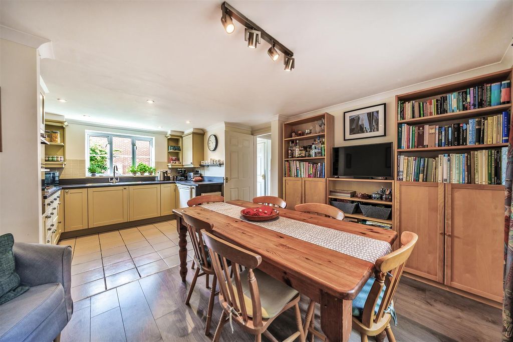 Property photo 3 of 24 Breakfast Room