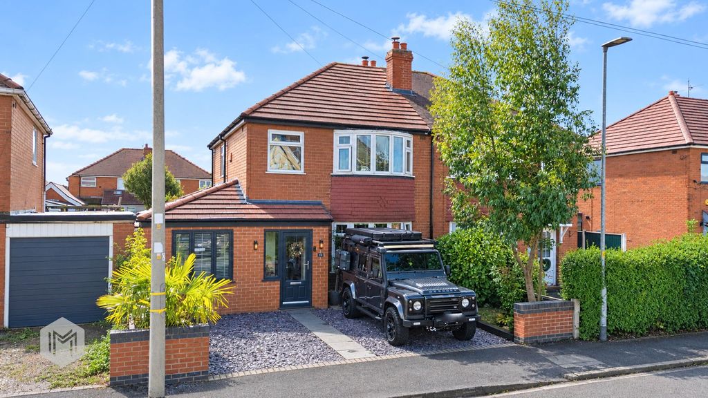 Property photo 1 of 32