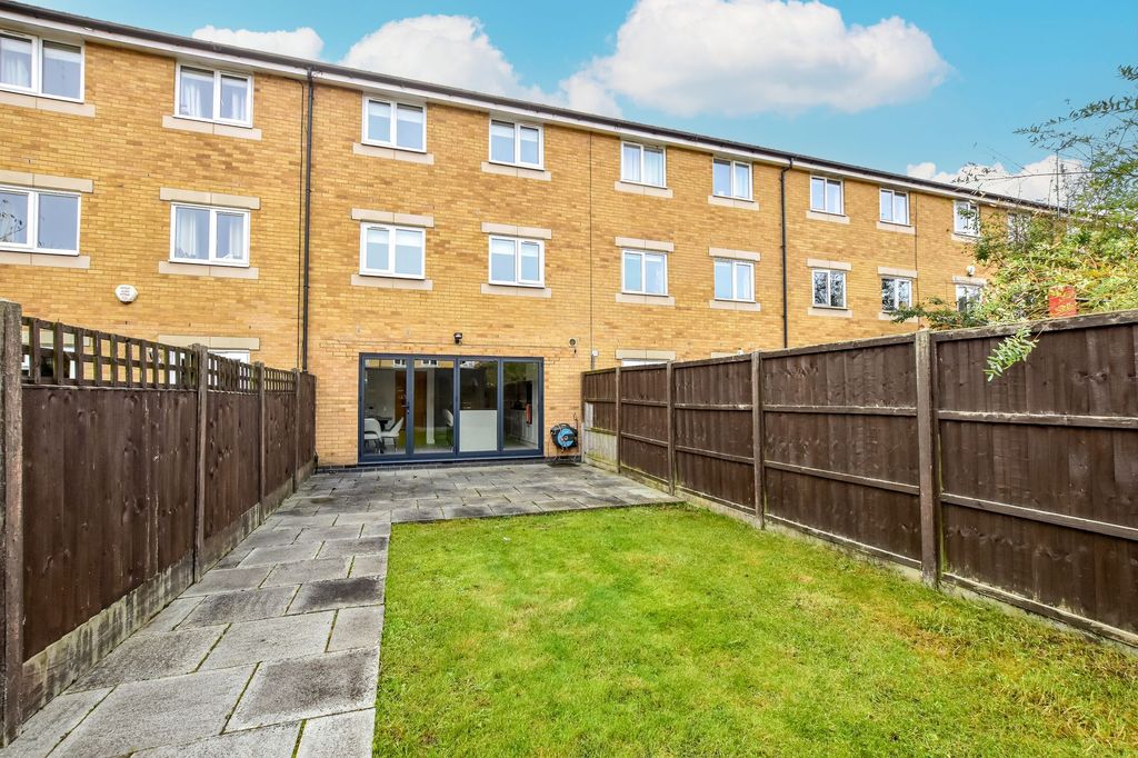 Property photo 3 of 26