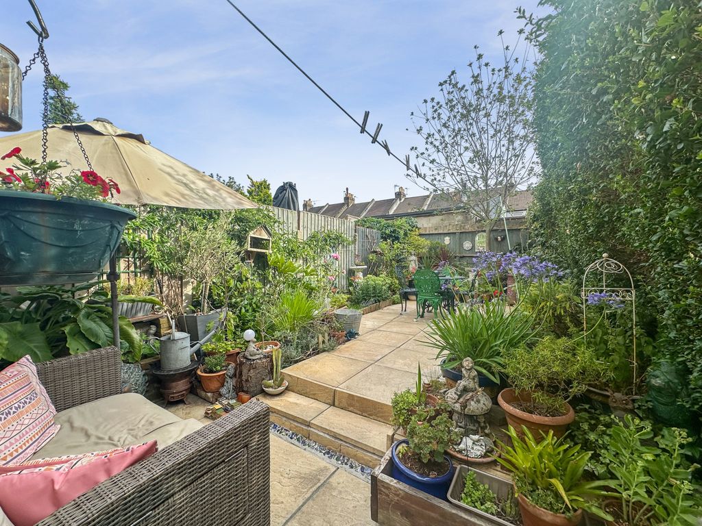 Property photo 2 of 10 Picture No. 17