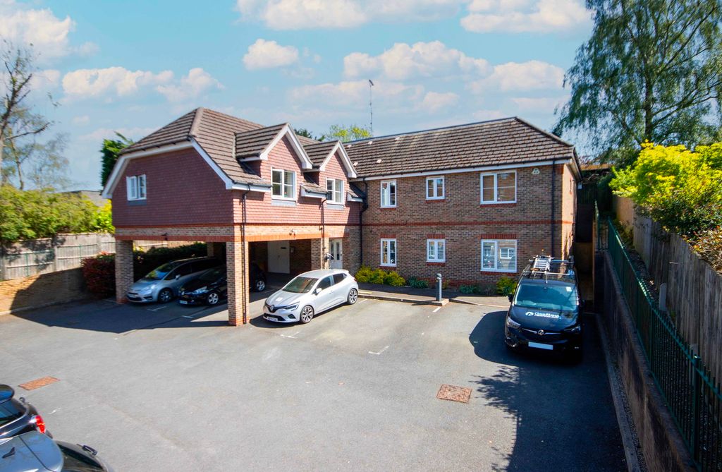 Property photo 1 of 11