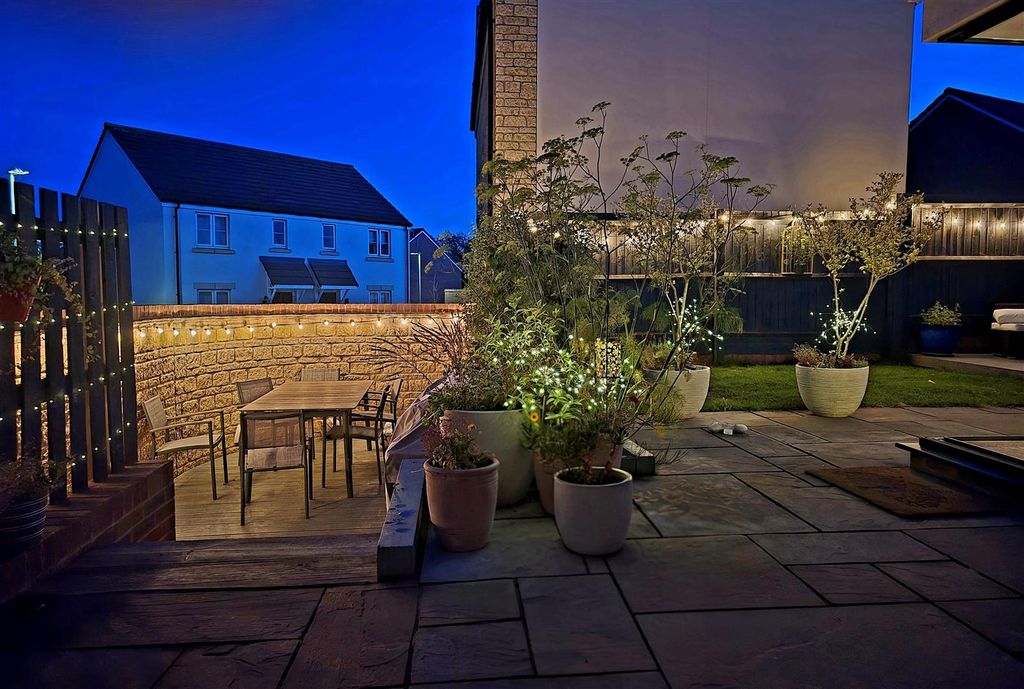 Property photo 2 of 25 Nitegarden.Jpg