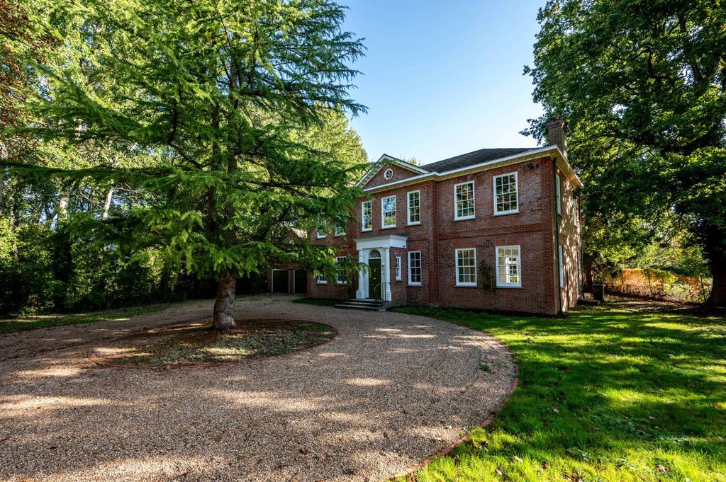 Property photo 2 of 36