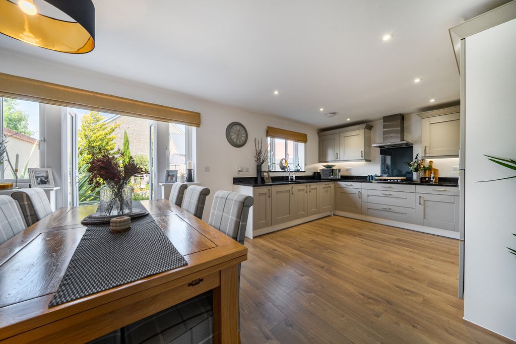 Property photo 2 of 22 Open Plan Kitchen / Dining Room