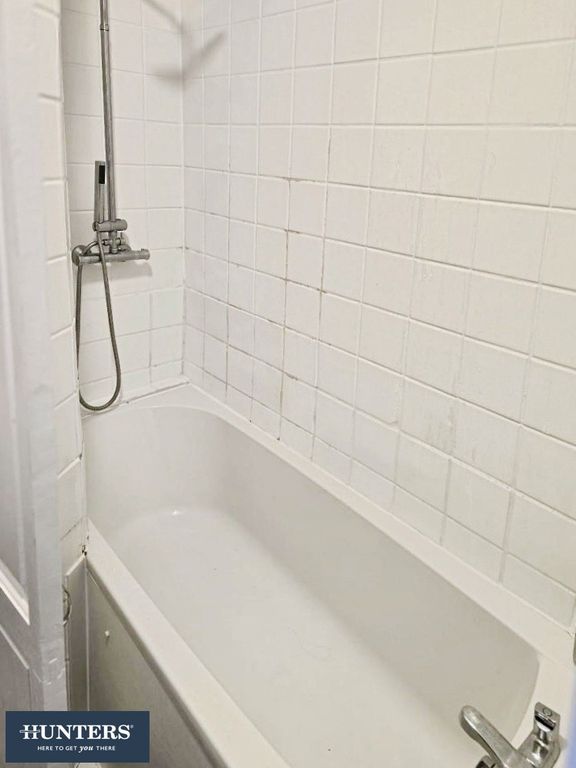 Property photo 3 of 7 Pbox-Img.Jpg