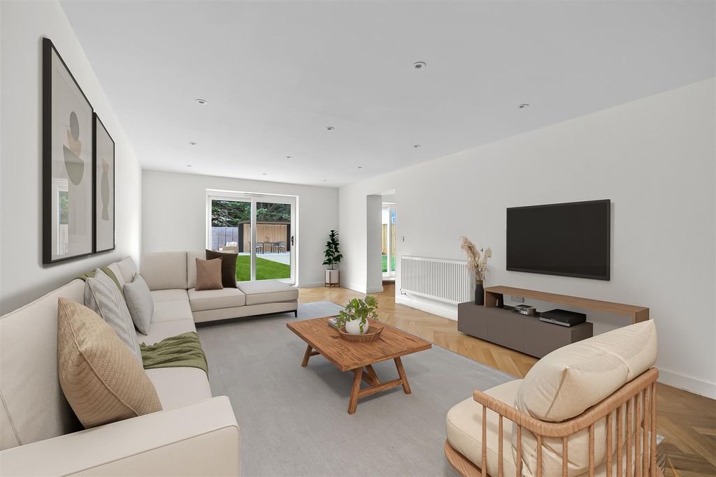 Property photo 2 of 10 Lounge