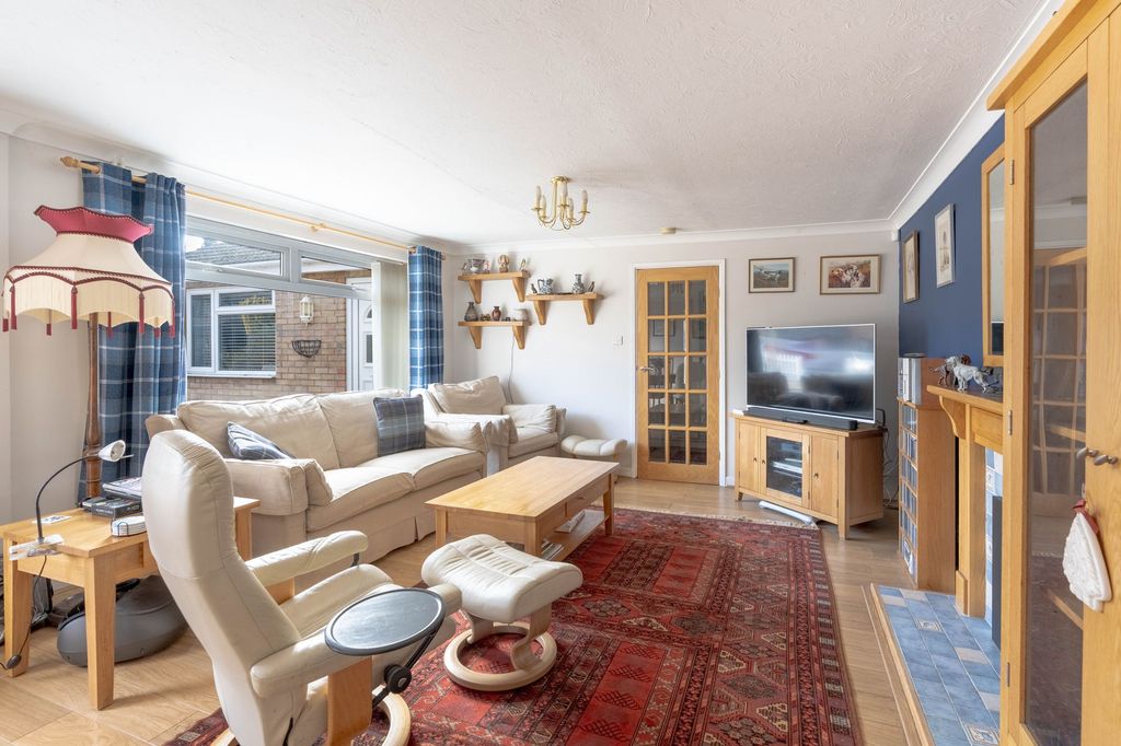 Property photo 3 of 20