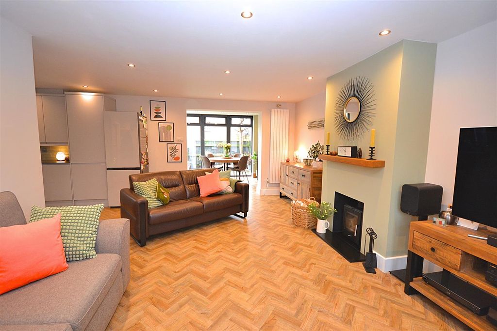 Property photo 2 of 24 26 (5).Png