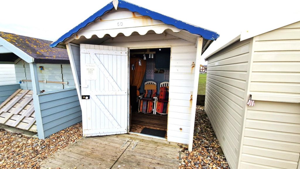 Property photo 2 of 6 50 Beach Hut.Jpg