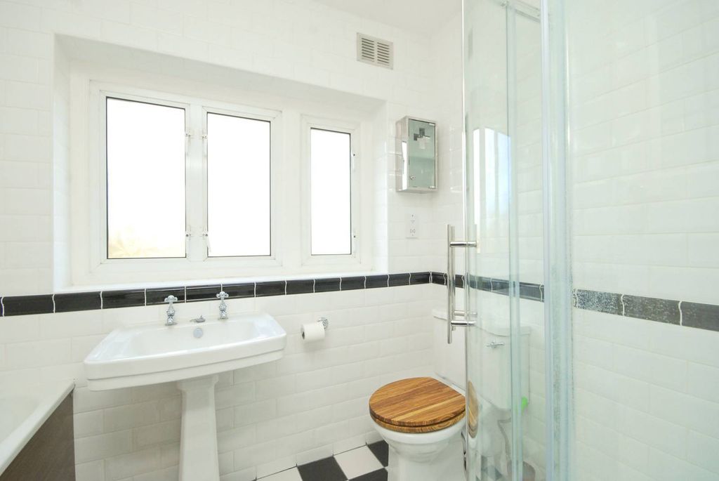 Property photo 3 of 3