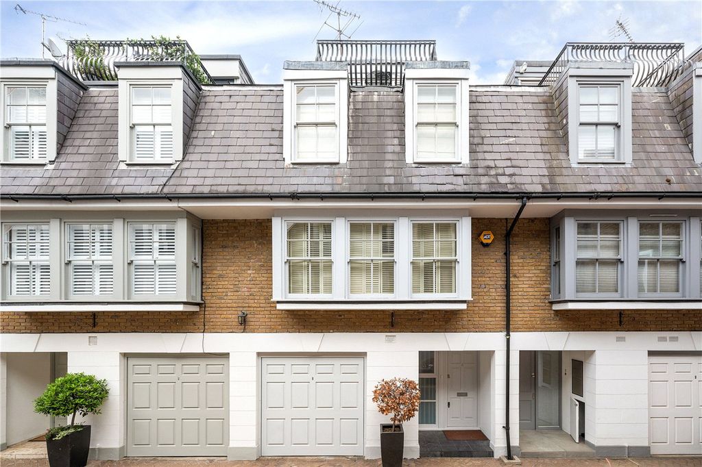 Property photo 1 of 17 External