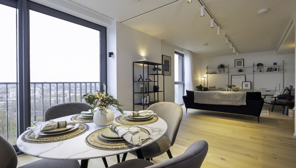 Property photo 2 of 10