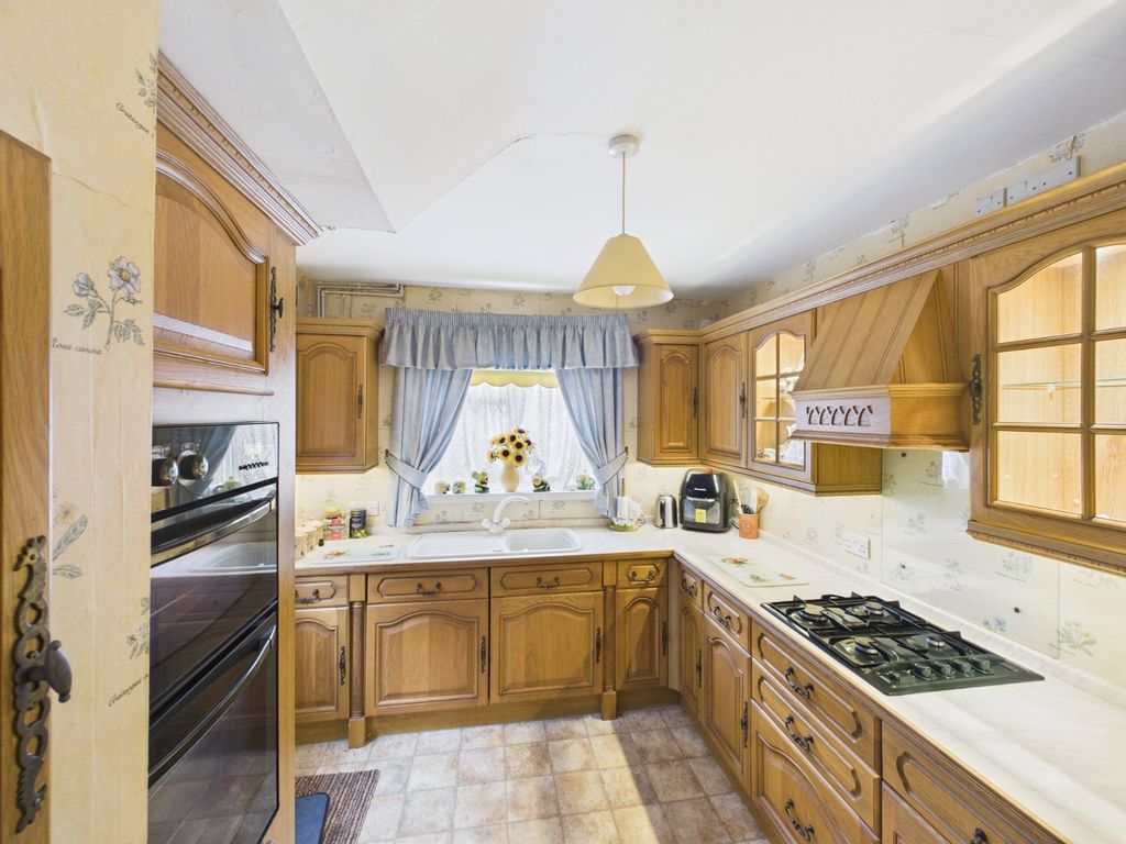 Property photo 3 of 5 Kitchen