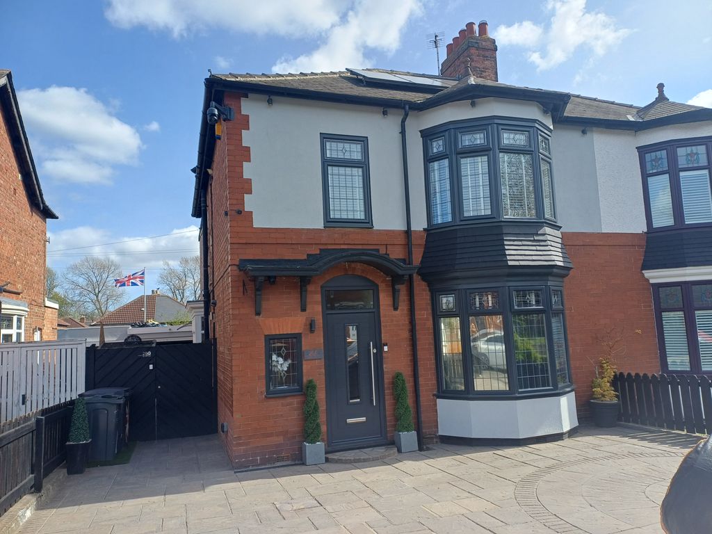 Property photo 1 of 28 Front View