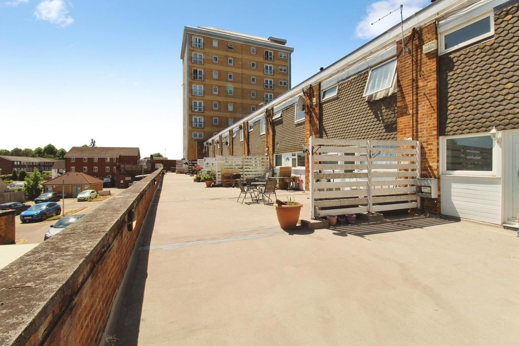 Property photo 1 of 27 Pbox-Img.Jpg