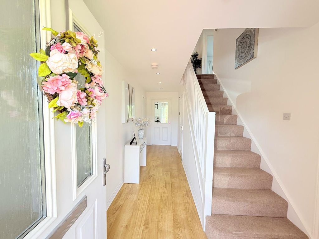 Property photo 2 of 37