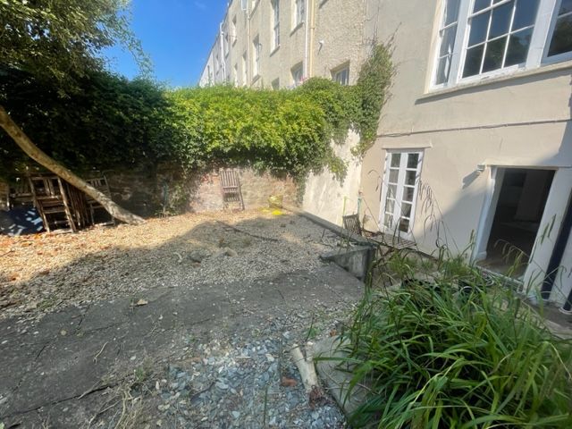 Property photo 3 of 10 Garden