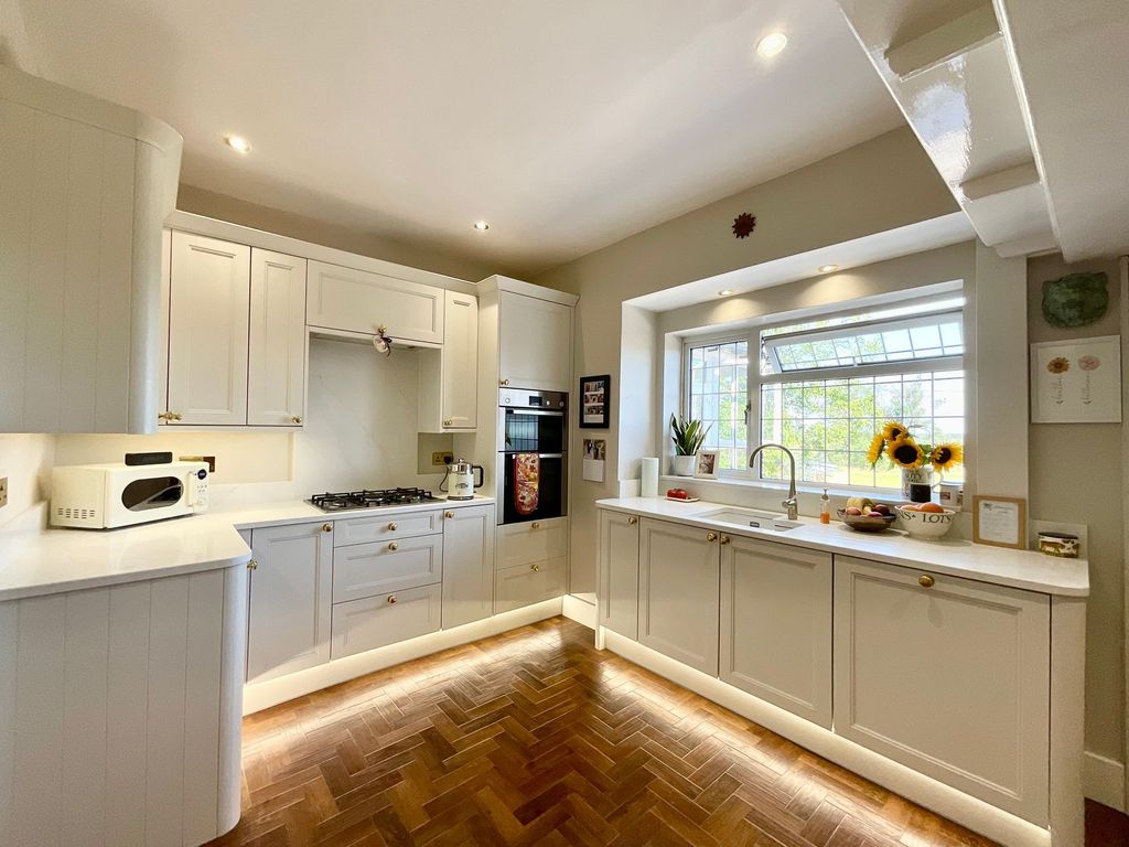Property photo 3 of 34