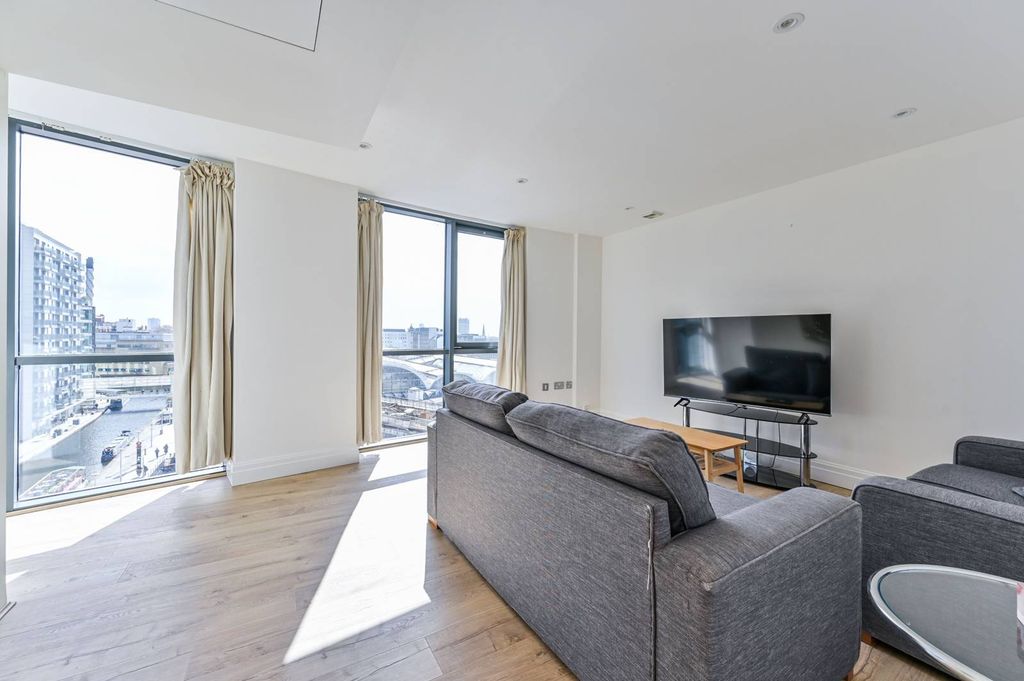 Property photo 2 of 8