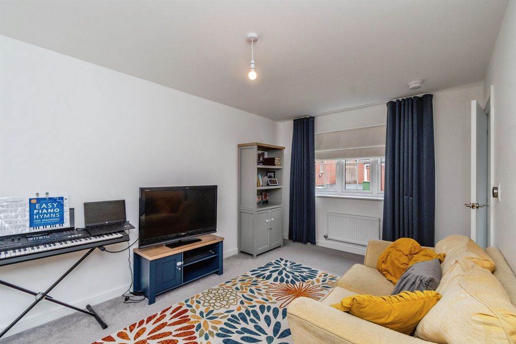 Property photo 3 of 20