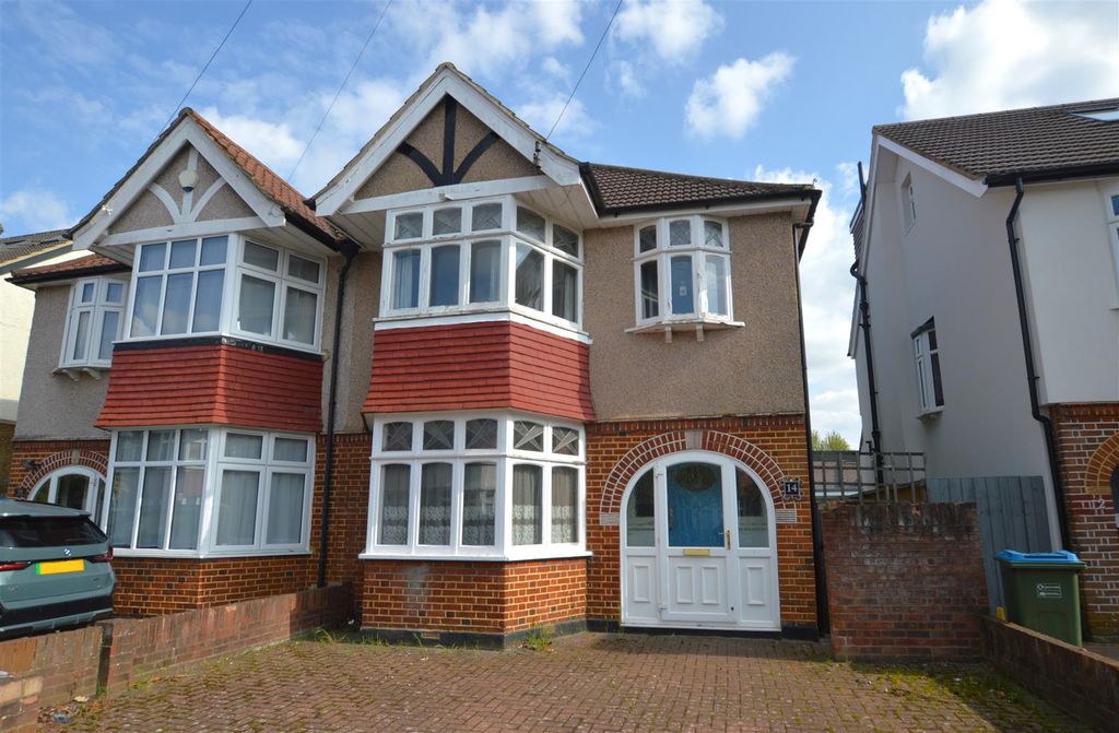 Property photo 1 of 9 14 Pauline Crescent Front.Jpg