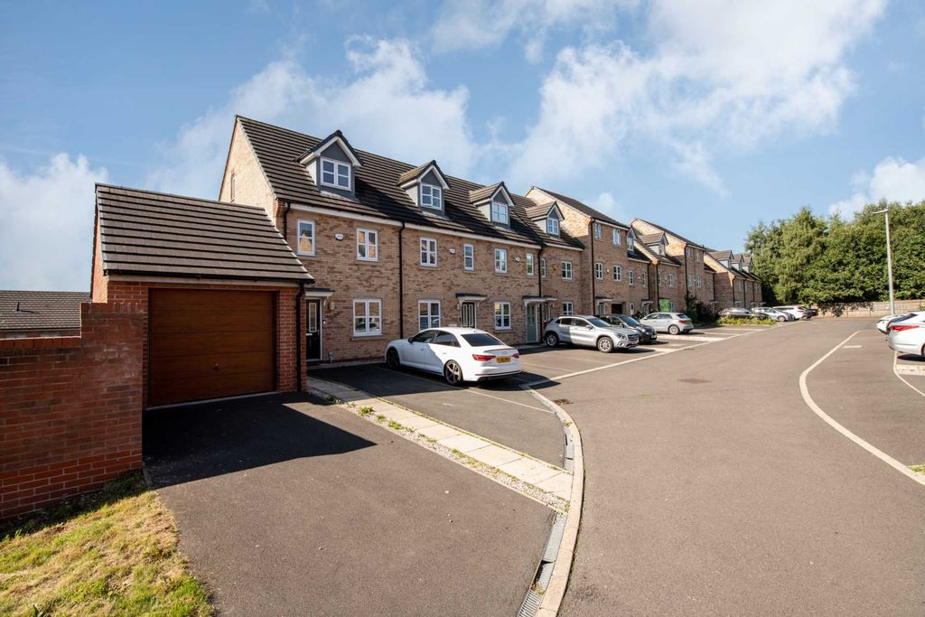 Property photo 2 of 24