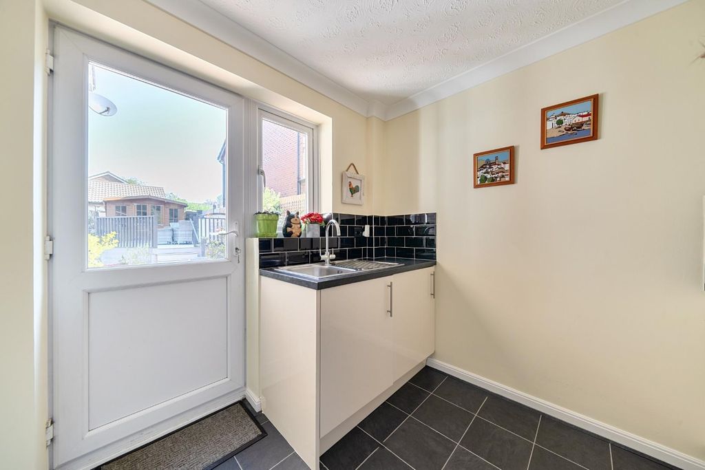 Property photo 2 of 21 1-6A5A82B737573-1495667 (16)-1.Jpg