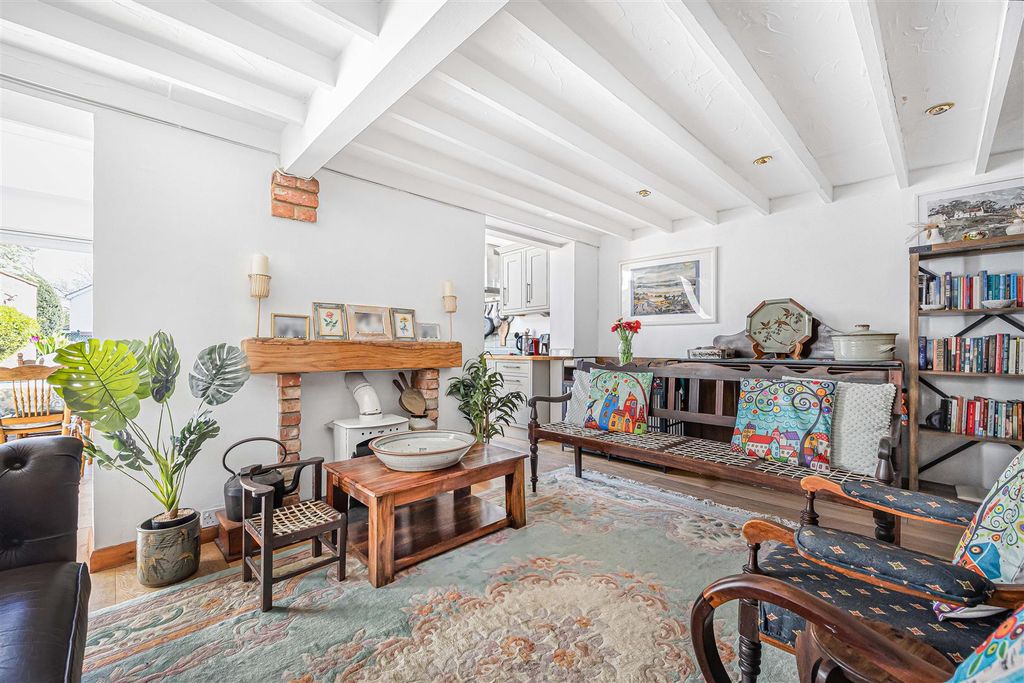 Property photo 3 of 28