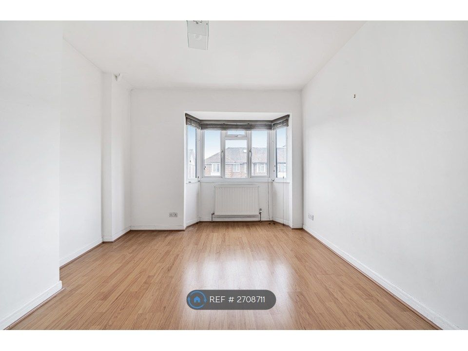 Property photo 3 of 6 Master Bedroom 2