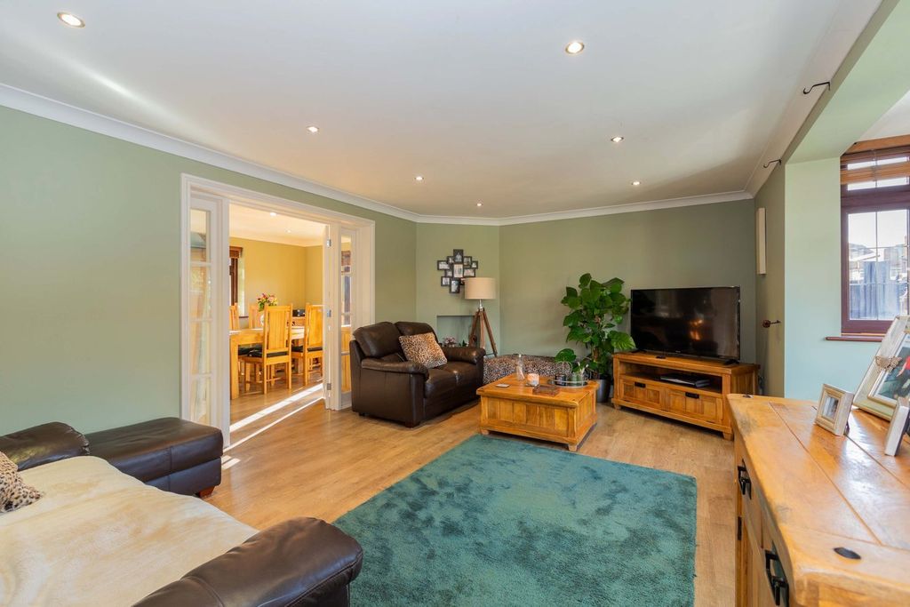 Property photo 2 of 15