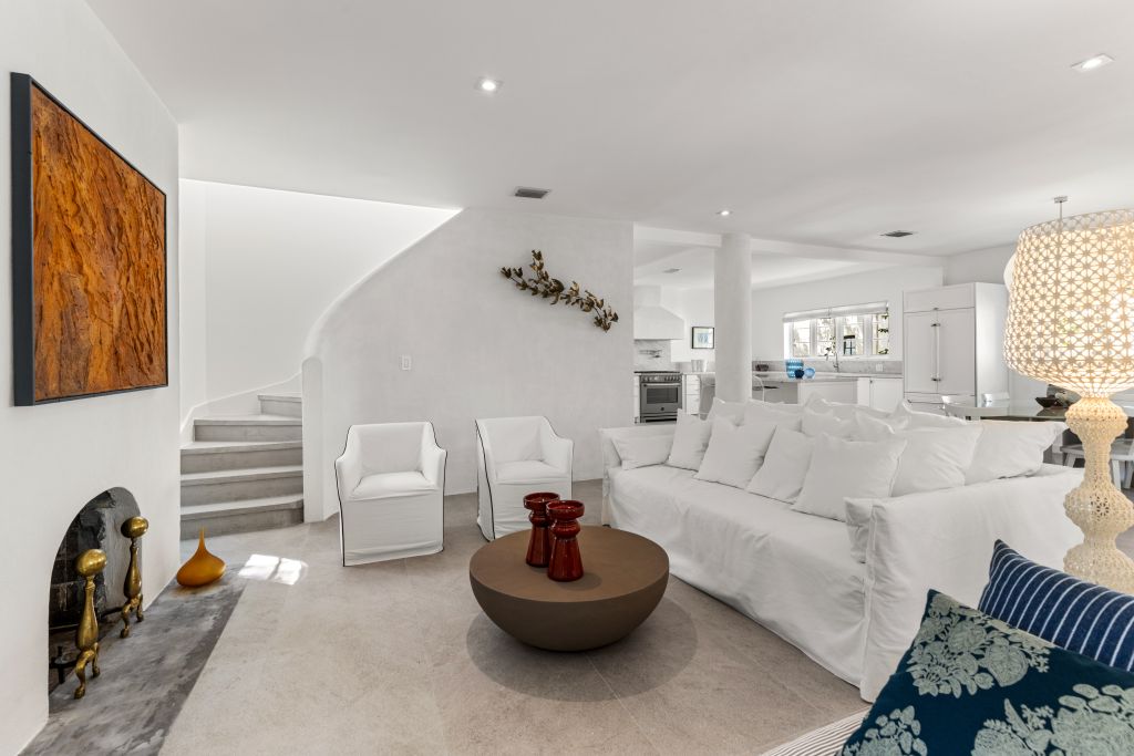 Property photo 3 of 45