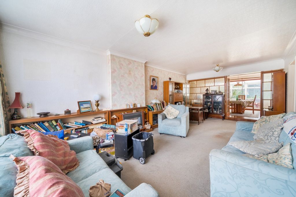 Property photo 2 of 9 Picture No. 17