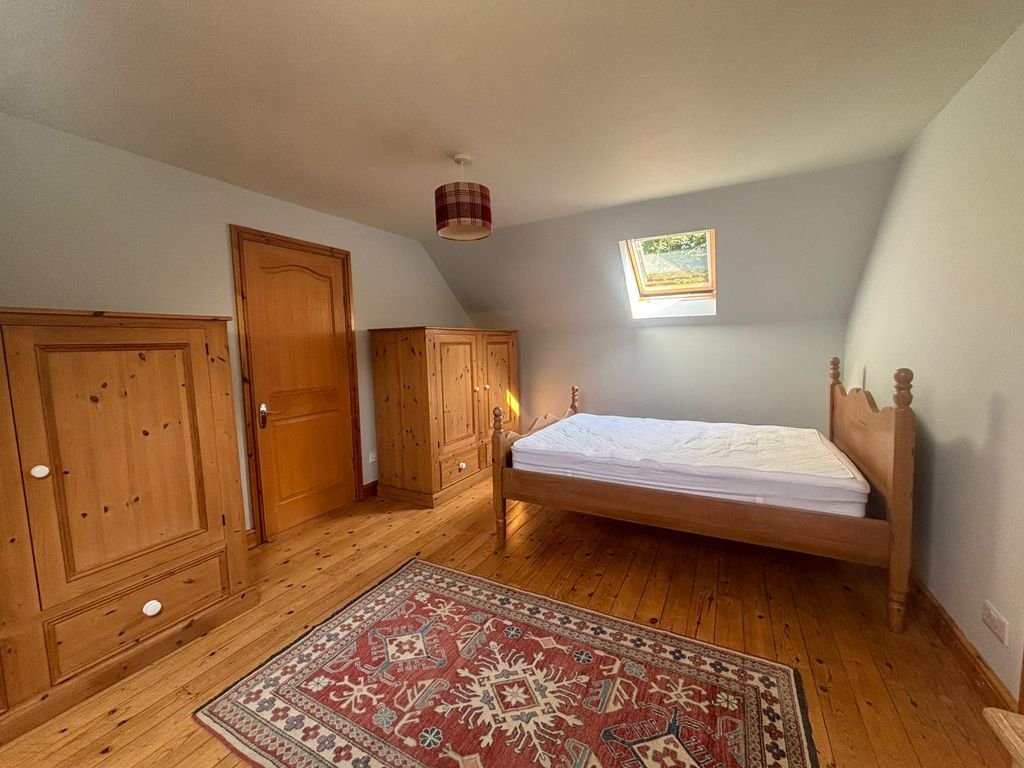 Property photo 3 of 11 Image