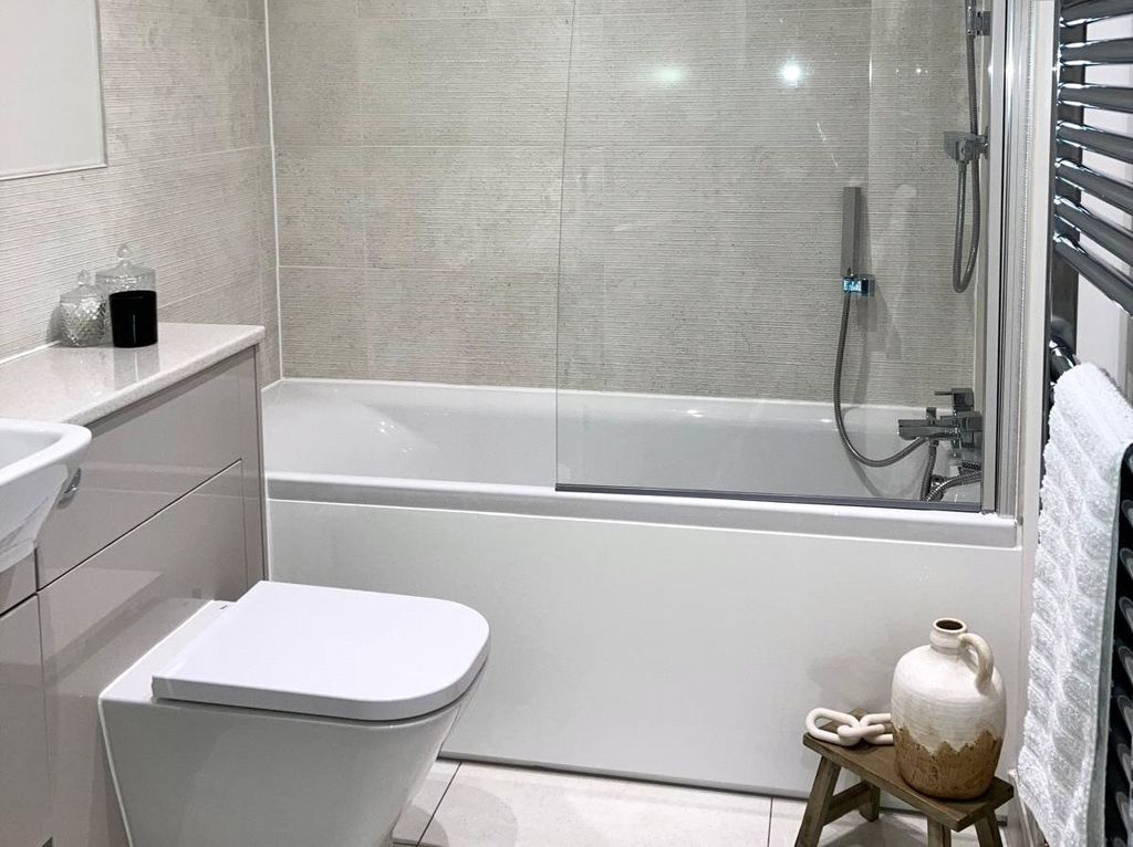 Additional image 6 of 2 bed flat for saleRudgard Way, Liphook, Hampshire GU30