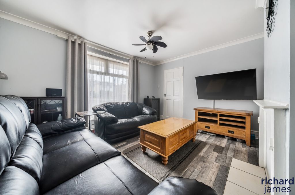 Property photo 2 of 13 d542208c4d534905A5Ab21B4A533Bed8