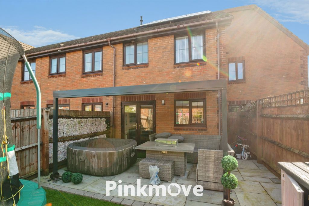 Property photo 2 of 18