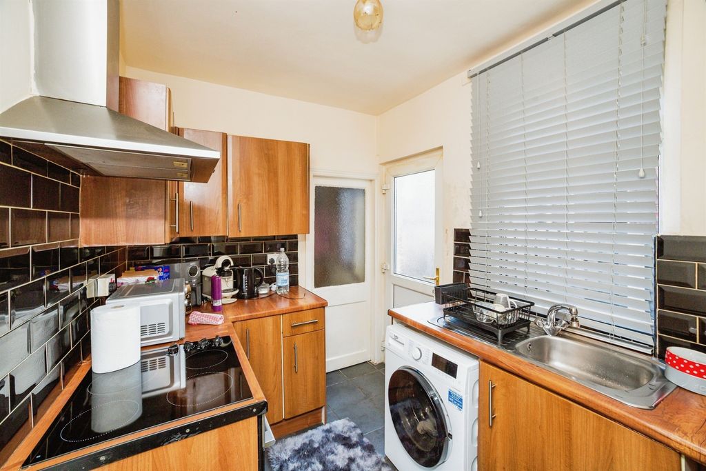 Property photo 3 of 15