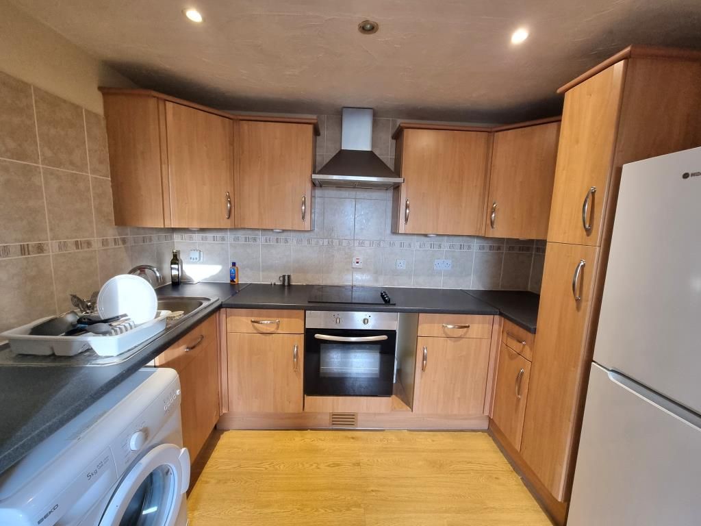 Property photo 3 of 9 Kitchen