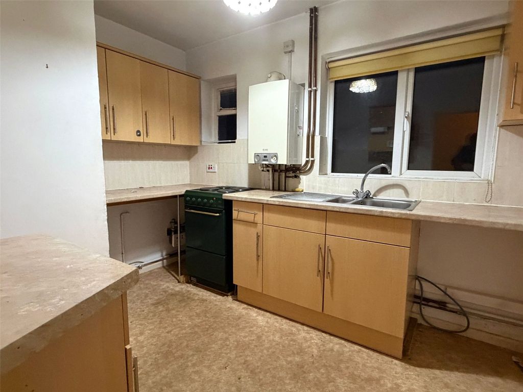 Property photo 3 of 8 Kitchen