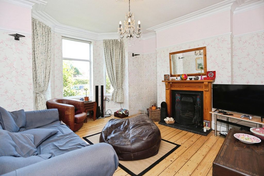 Property photo 3 of 21 Picture No. 30